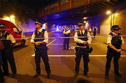 Atropello “terrorista” frente a una mezquita en Londres Atropello “terrorista” frente a una mezquita en Londres